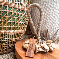 Whispering Pod Shaker 