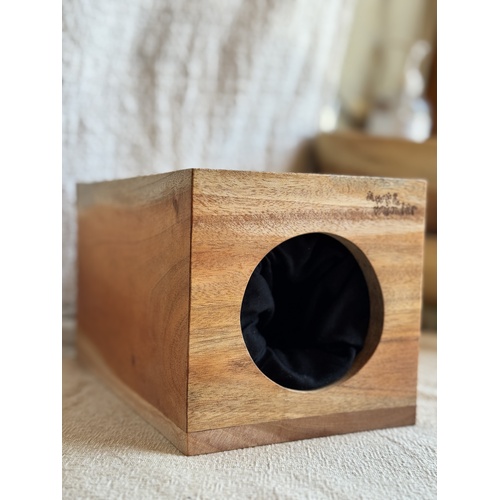 SECONDS Light Timber Touchy Feely Box